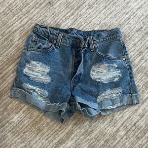 Vintage Levi’s 565 Distressed Denim Shorts (Tagged 5)